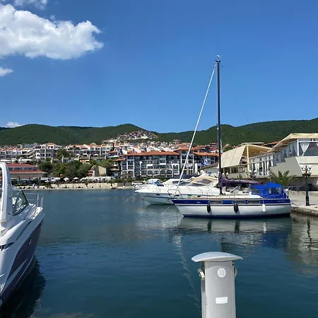 アパート Horizon 26 'б' *